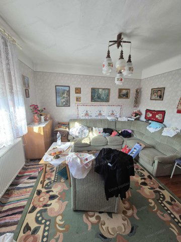Eladó családi ház, Kőröstetétlenen 21.99 M Ft, 2 szobás