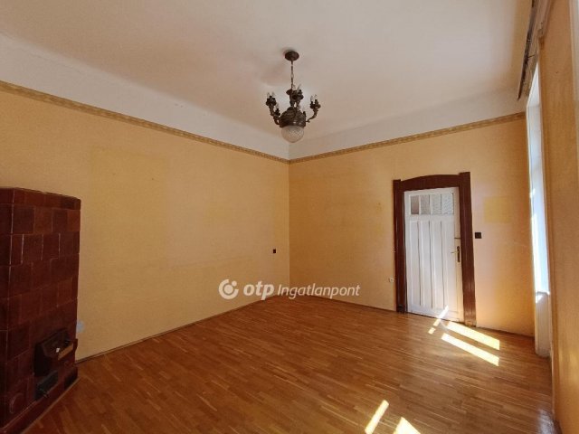 Eladó téglalakás, Budapesten, VI. kerületben 94.9 M Ft, 2 szobás