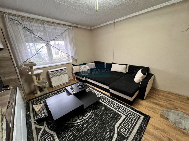 Eladó családi ház, Arlón 22.6 M Ft, 3 szobás