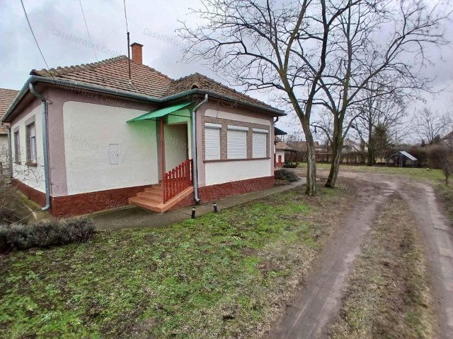 Eladó családi ház, Tápiószelén 33 M Ft, 2 szobás