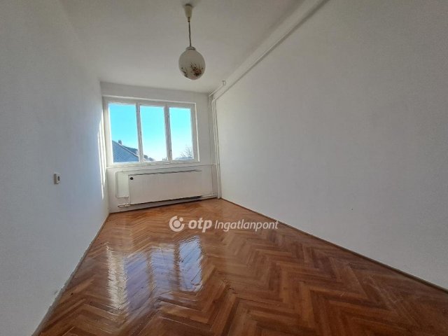 Eladó sorház, Zircen 57 M Ft, 4+1 szobás / költözzbe.hu