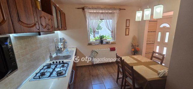 Eladó családi ház, Érden 98.6 M Ft, 4 szobás