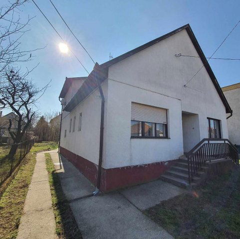 Eladó családi ház, Budapesten, XVII. kerületben 80 M Ft