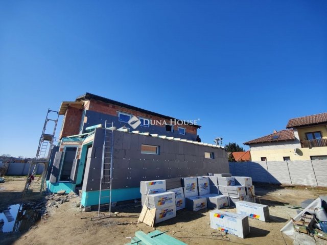 Eladó ikerház, Budapesten, XVIII. kerületben 139.9 M Ft, 4 szobás