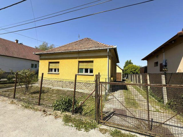 Eladó családi ház, Szentendrén 108 M Ft, 3 szobás