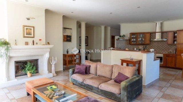 Eladó téglalakás, Budapesten, III. kerületben 179.9 M Ft