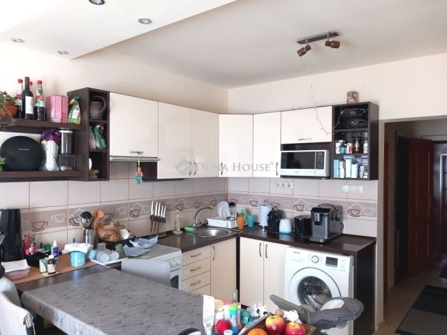 Eladó panellakás, Debrecenben 66.5 M Ft, 4 szobás