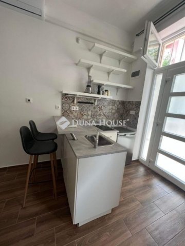 Eladó téglalakás, Budapesten, III. kerületben 30.9 M Ft