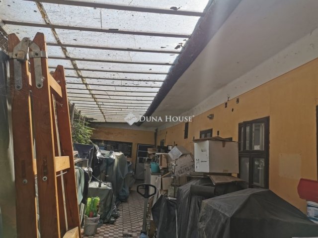 Eladó családi ház, Esztergomban 165 M Ft, 4 szobás