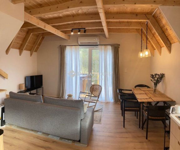 Eladó nyaraló, Zebegényben 130 M Ft, 3 szobás