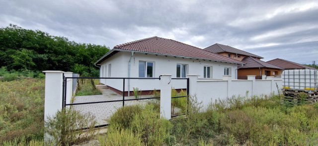Eladó ikerház, Őrbottyánban 82 M Ft, 1+3 szobás