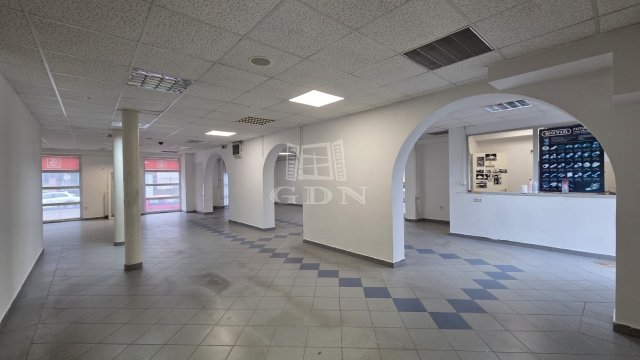 Kiadó üzlethelyiség, Székesfehérvárott 465 E Ft / hó