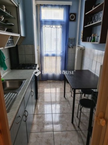 Kiadó panellakás, albérlet, Pécsett 160 E Ft / hó, 2 szobás