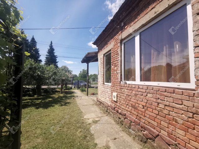 Eladó családi ház, Pölöskefőn 10.2 M Ft, 3 szobás