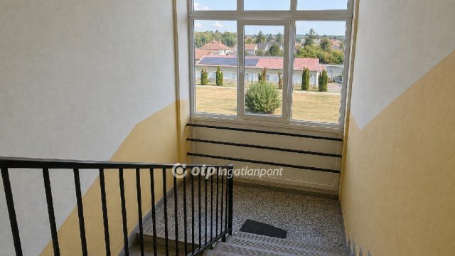 Eladó panellakás, Nagykőrösön 35.9 M Ft, 2 szobás