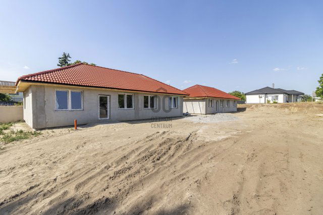 Eladó családi ház, Székesfehérvárott 80 M Ft, 5 szobás