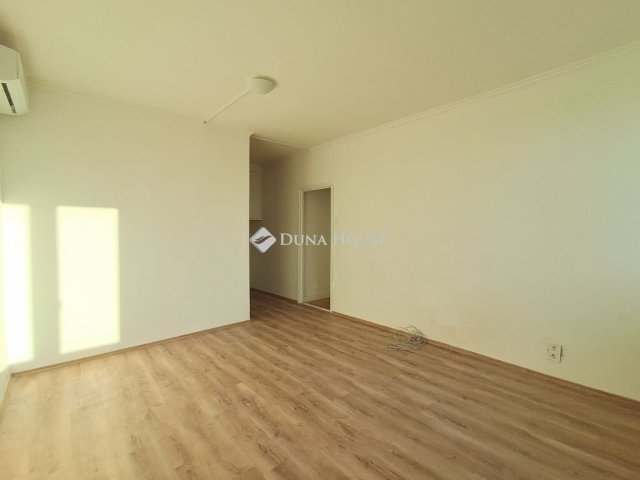 Eladó téglalakás, Debrecenben 45 M Ft, 2 szobás