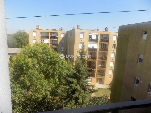 Eladó téglalakás, Kaposváron 32.5 M Ft, 2 szobás
