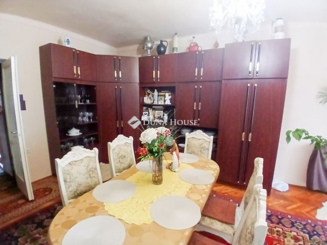 Eladó családi ház, Tégláson 109 M Ft, 6 szobás