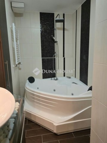 Eladó téglalakás, Budapesten, VII. kerületben 102.9 M Ft