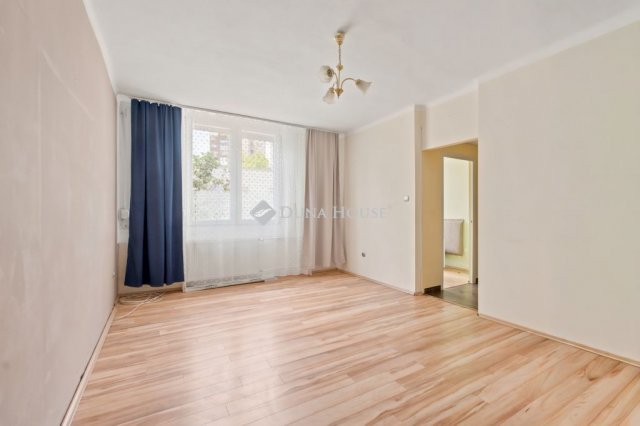 Eladó téglalakás, Tatabányán, Erdész utcában 36.9 M Ft