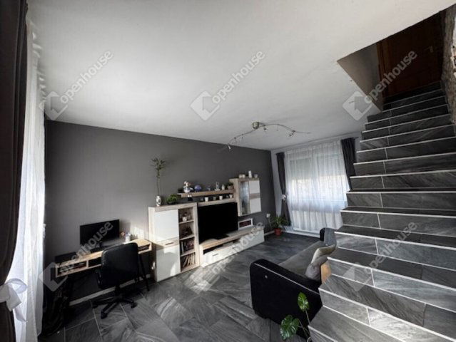 Eladó téglalakás, Polgárdin 55.6 M Ft, 2+2 szobás