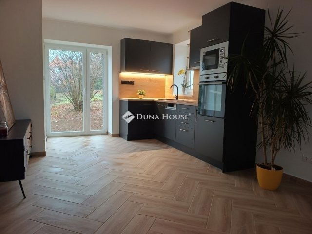 Eladó családi ház, Cserkúton 59.9 M Ft, 2 szobás