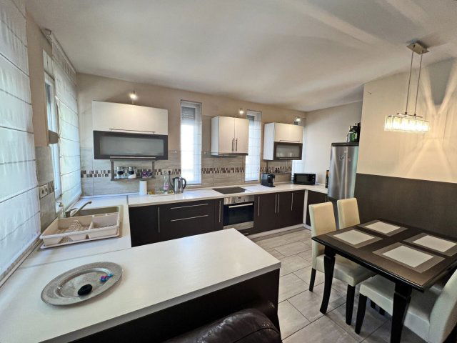 Kiadó téglalakás, albérlet, Debrecenben 300 E Ft / hó, 3 szobás