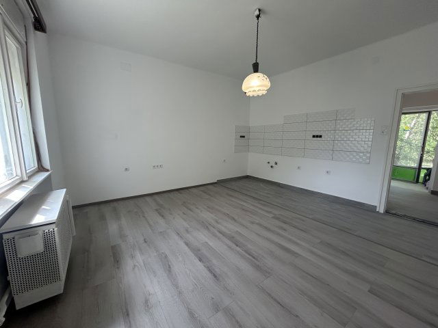 Eladó családi ház, Nagyatádon 27 M Ft, 2 szobás