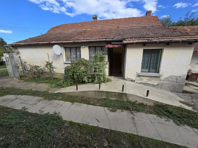Eladó családi ház, Katymáron 4.5 M Ft, 3 szobás