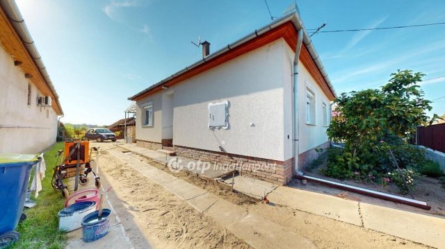 Eladó családi ház, Fábiánházán 31.2 M Ft, 5 szobás