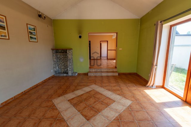 Eladó családi ház, Székesfehérvárott 57 M Ft, 4 szobás