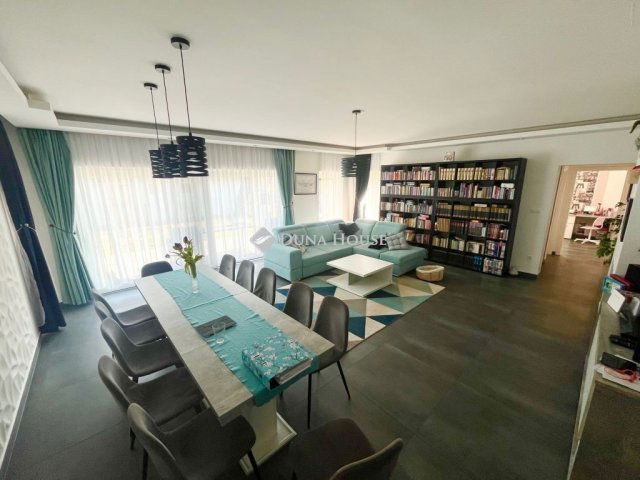 Eladó családi ház, Kőszárhegyen 134.99 M Ft, 5 szobás