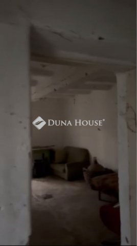 Eladó családi ház, Magyarhomorogon 3.8 M Ft, 2 szobás