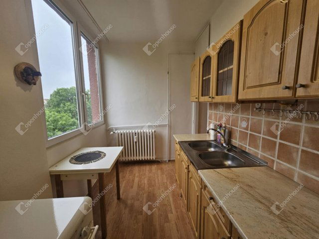 Eladó téglalakás, Tatabányán 42.5 M Ft, 2 szobás