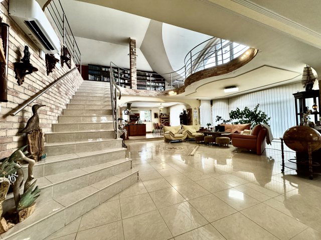 Eladó családi ház, Dunakeszin 269.9 M Ft, 5 szobás