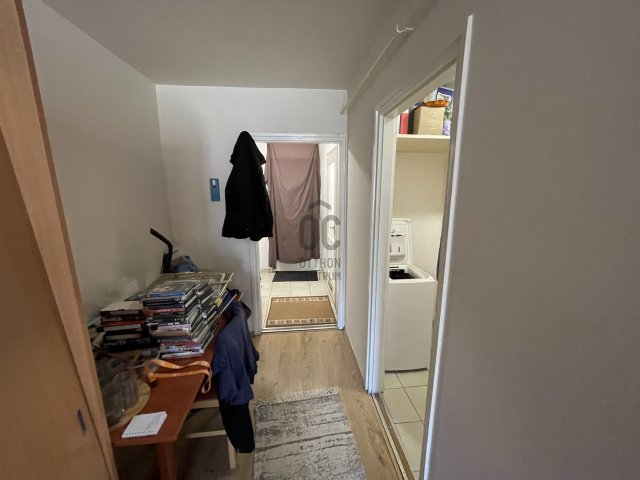 Eladó téglalakás, Dunaújvárosban 28.5 M Ft, 1 szobás