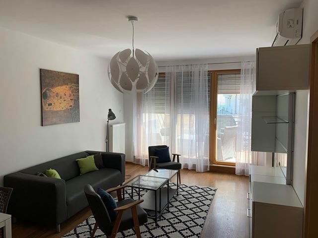 Kiadó téglalakás, albérlet, Pécsett 270 E Ft / hó, 3 szobás