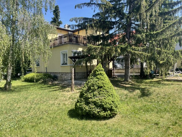 Eladó családi ház, Veszprémben 149 M Ft, 5+2 szobás