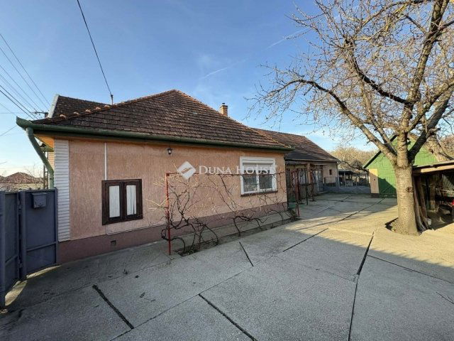 Eladó családi ház, Dabason 60 M Ft, 4 szobás