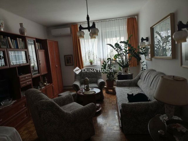 Eladó téglalakás, Siófokon 72.9 M Ft, 2 szobás