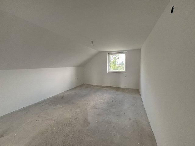 Eladó családi ház, Turán 75 M Ft, 7 szobás