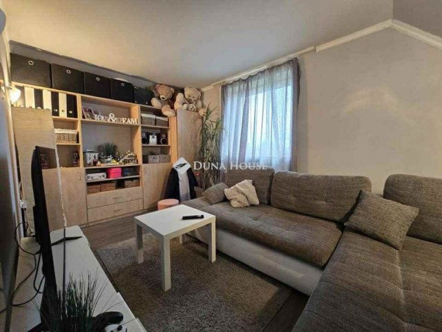 Eladó családi ház, Zsombón, Szatymazi úton 140 M Ft, 5 szobás