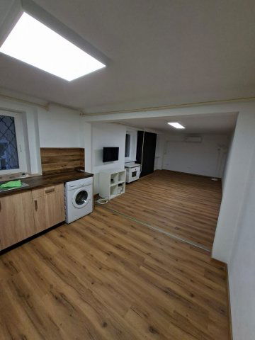 Eladó téglalakás, Budapesten, VI. kerületben 49 M Ft, 1 szobás