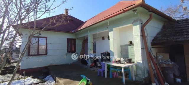 Eladó családi ház, Tápiószecsőn 43.5 M Ft, 2 szobás
