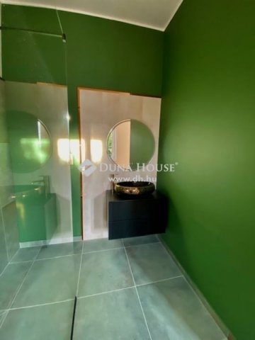 Eladó családi ház, Véménden 81.9 M Ft, 4 szobás