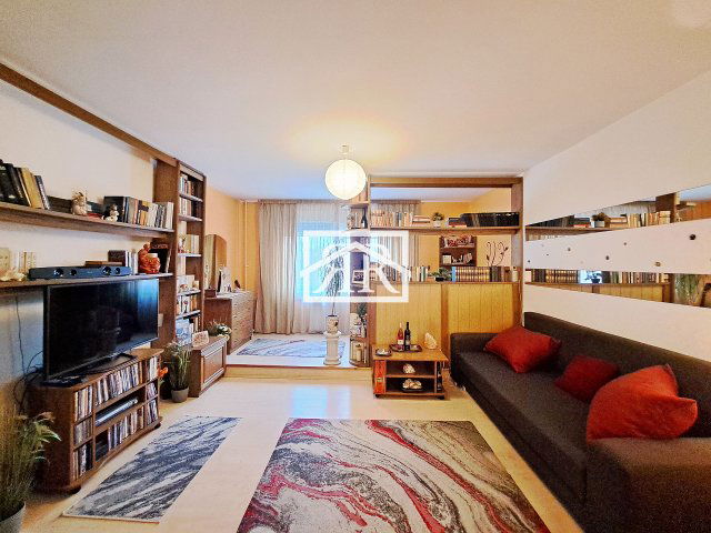 Eladó panellakás, Szegeden, Szilléri sugárúton 63.9 M Ft