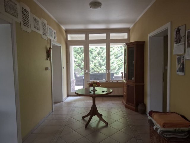 Eladó családi ház, Szolnokon 230 M Ft, 6 szobás