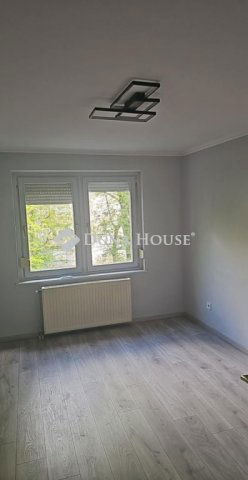 Eladó téglalakás, Budapesten, XVI. kerületben, Újszász utcában