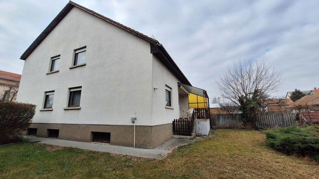 Eladó családi ház, Budapesten, XVIII. kerületben 99.9 M Ft